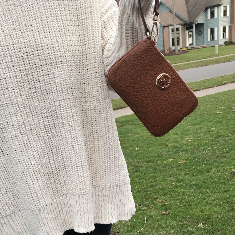 🌿FINAL🌿NWT MK BROWN Fulton Wristlet
